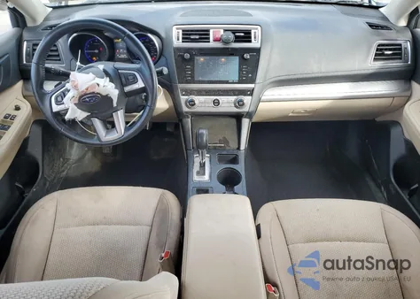 2017 Subaru Outback 2.5I Premium z USA, uszkodzony, nr VIN 4S4BSADC4H3230384